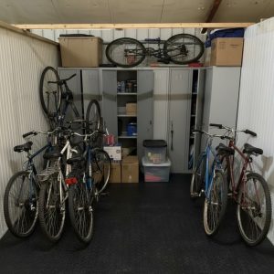 Opslag van fietsen in eigen opslag schuur box